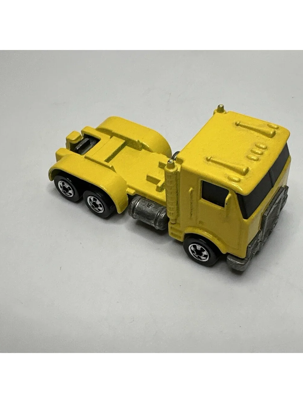 Hot Wheels 1986 Semi Truck Cab Tractor Cabover Yellow Malaysia FAST SHIPPING